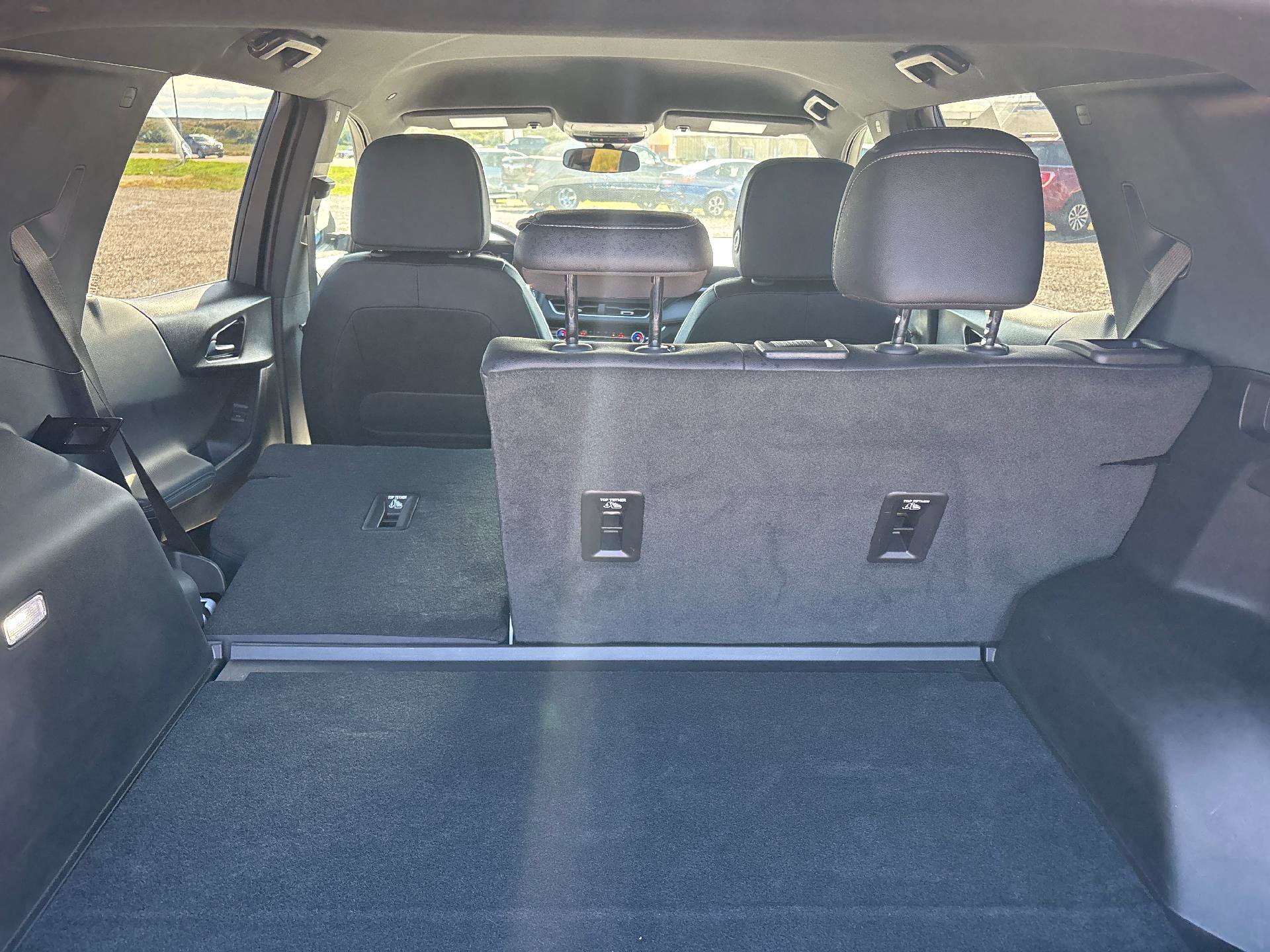 Used 2025 Chevrolet Equinox LT w/ Convenience Package II image 6
