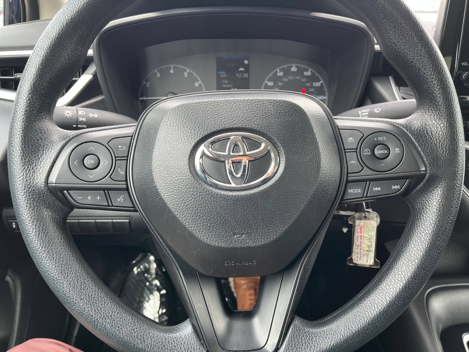Used 2025 Toyota Corolla LE FWD image 28
