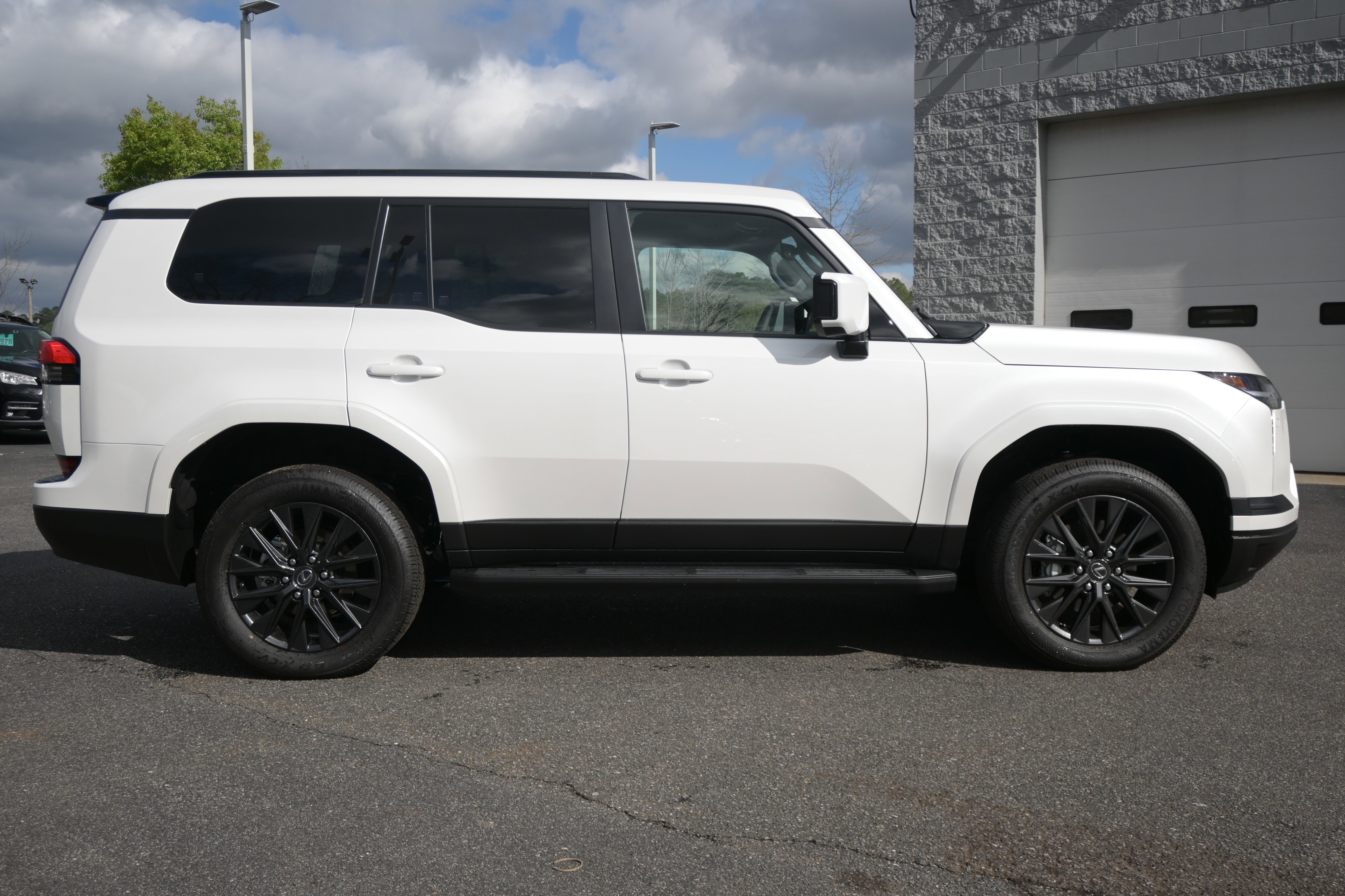 Used 2026 Lexus GX 550 GX 550 Premium w/ Cold Area Package image 10