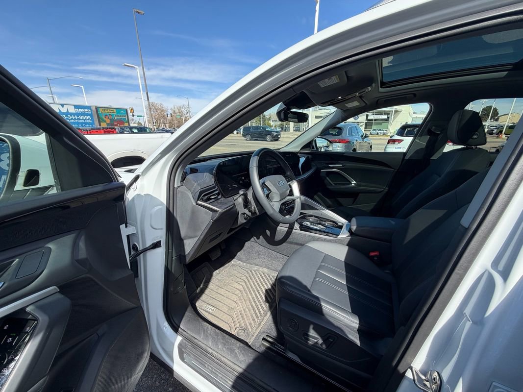 Used 2025 Audi Q5 Premium w/ Convenience Package AWD/4WD image 19