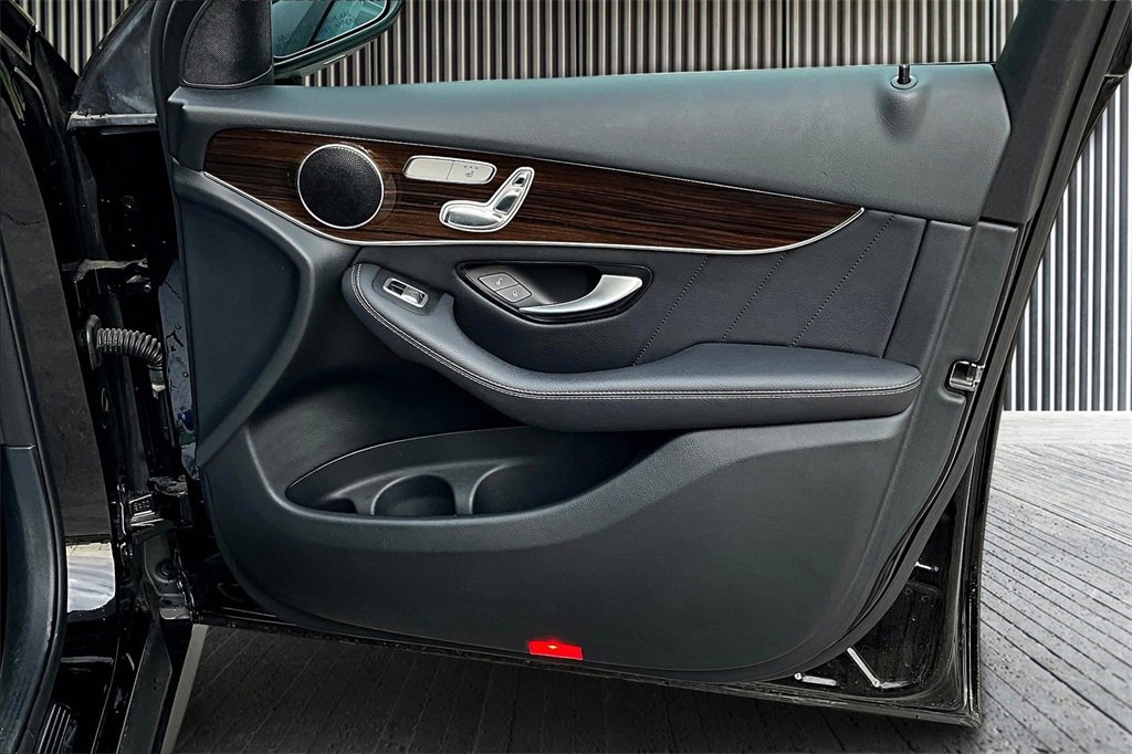 Used 2019 Mercedes-Benz GLC 300 4MATIC image 23