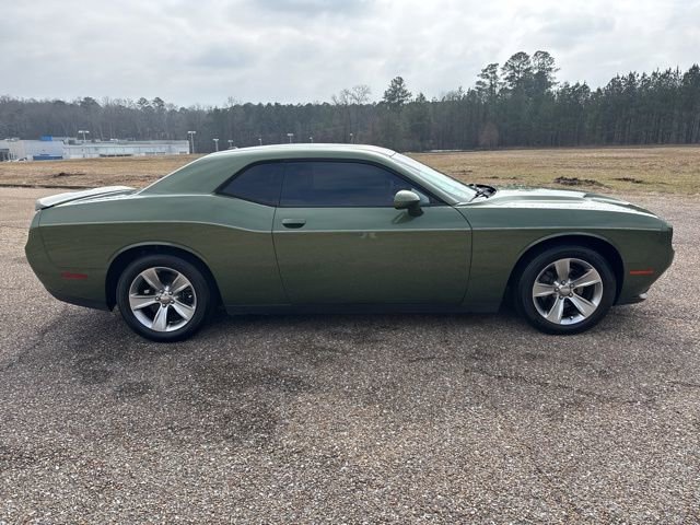 Used 2018 Dodge Challenger SXT image 7