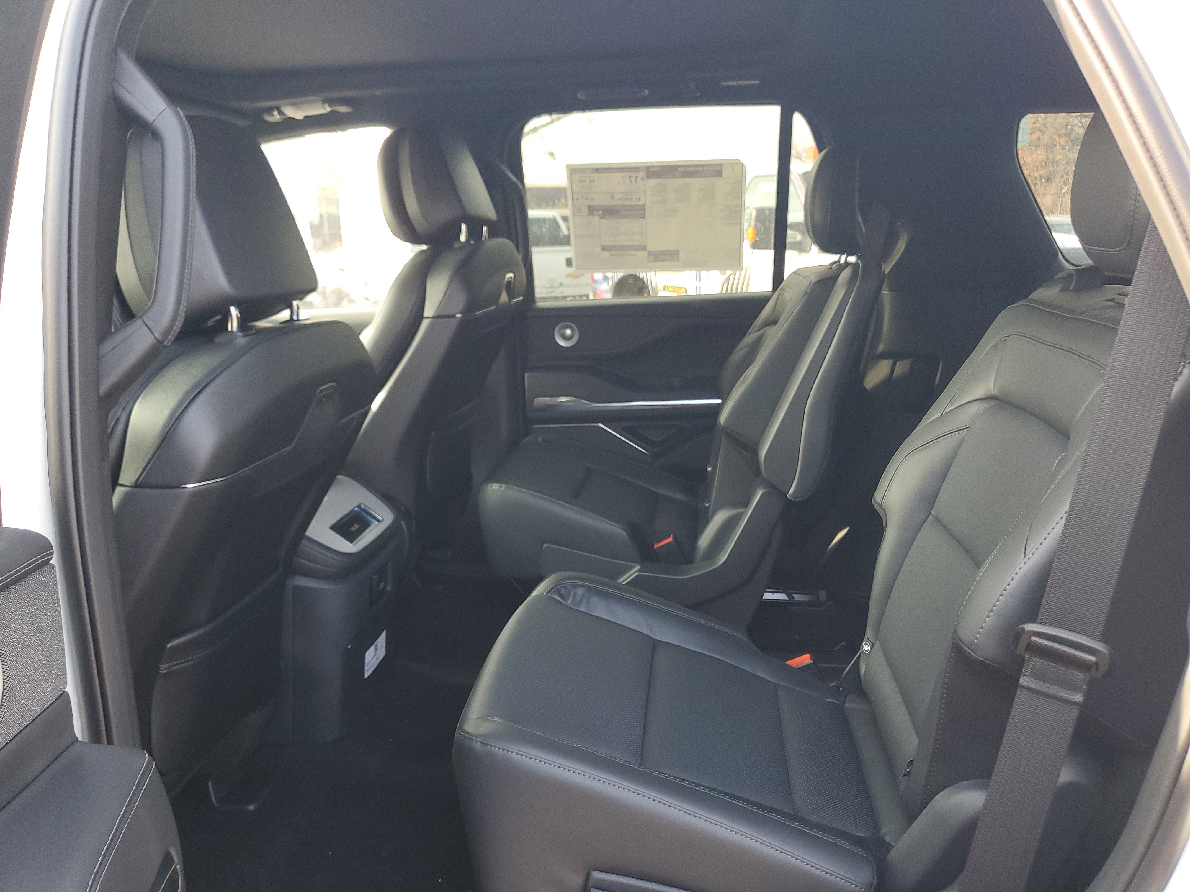 New 2026 Lincoln Navigator Reserve w/ Jet Appearance Package image 27