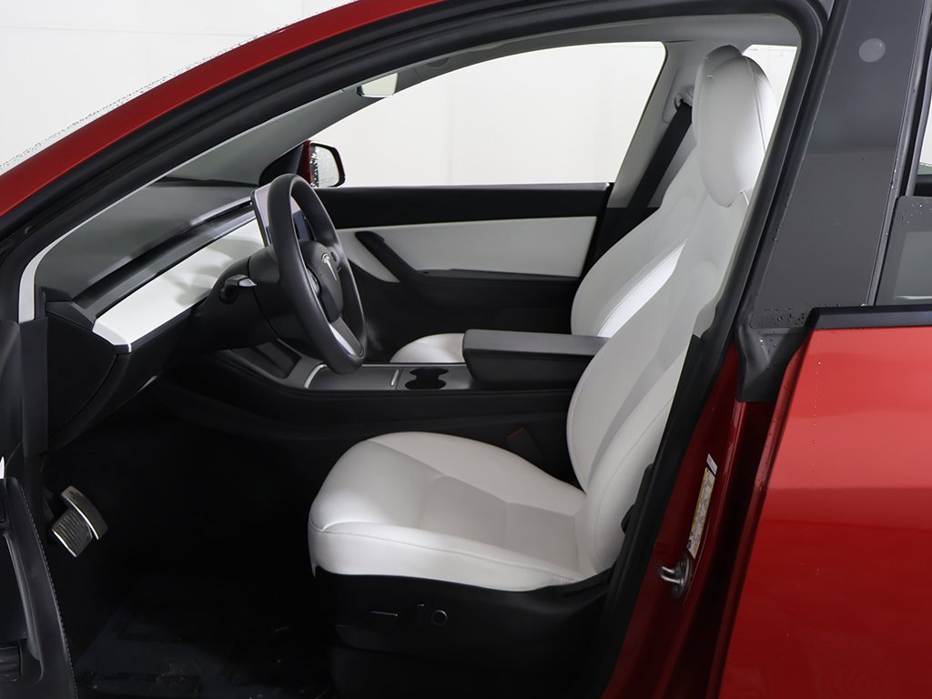 Used 2022 Tesla Model Y Long Range image 26