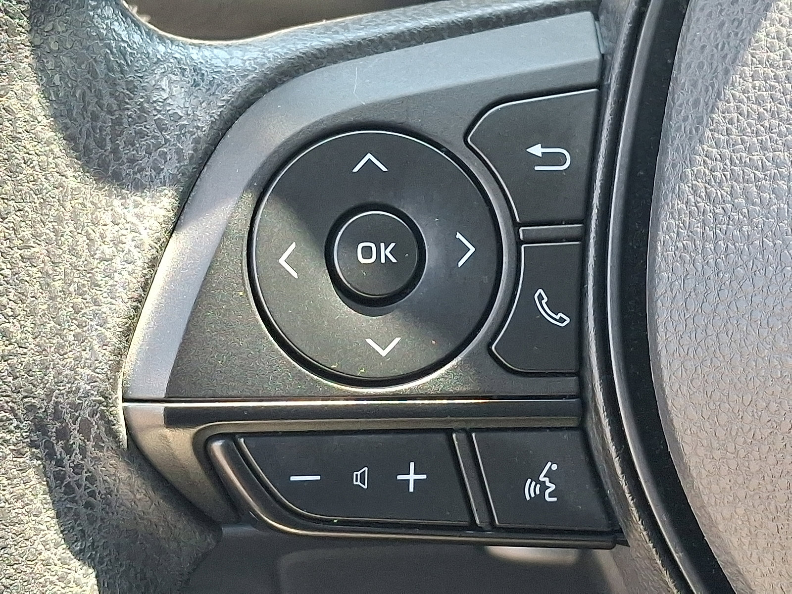 Used 2023 Toyota Corolla LE AWD/4WD image 21
