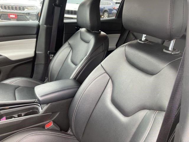 Certified 2025 Jeep Compass Limited image 10