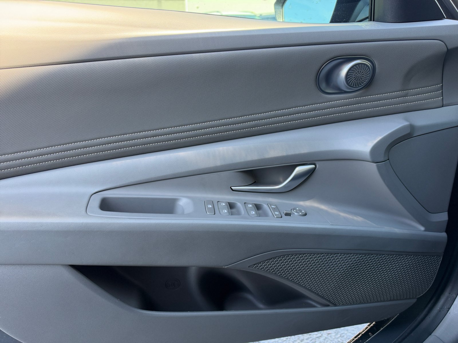 Certified 2025 Hyundai Elantra Sport FWD image 13