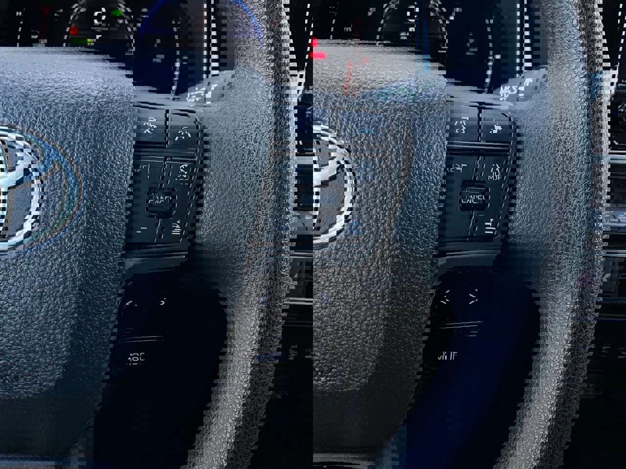 Used 2025 Toyota Camry LE image 33