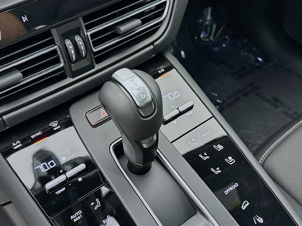 New 2026 Porsche Macan GTS AWD/4WD image 19