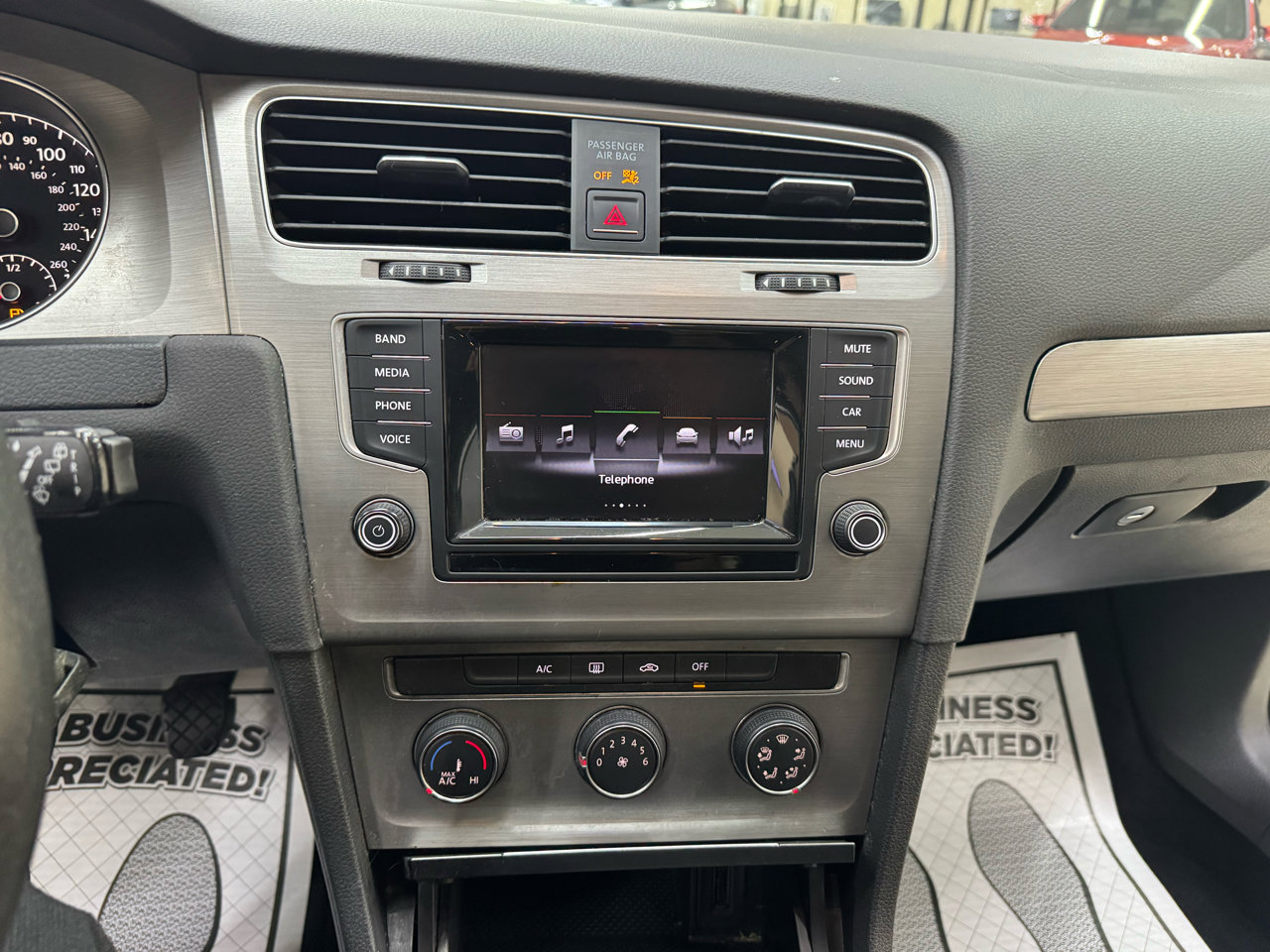 Used 2015 Volkswagen Golf S image 26