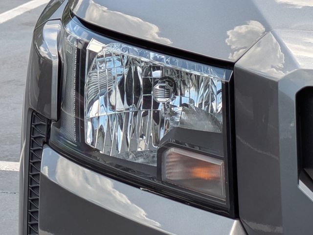 Used 2022 Nissan Frontier SV w/ Technology Package AWD/4WD image 10