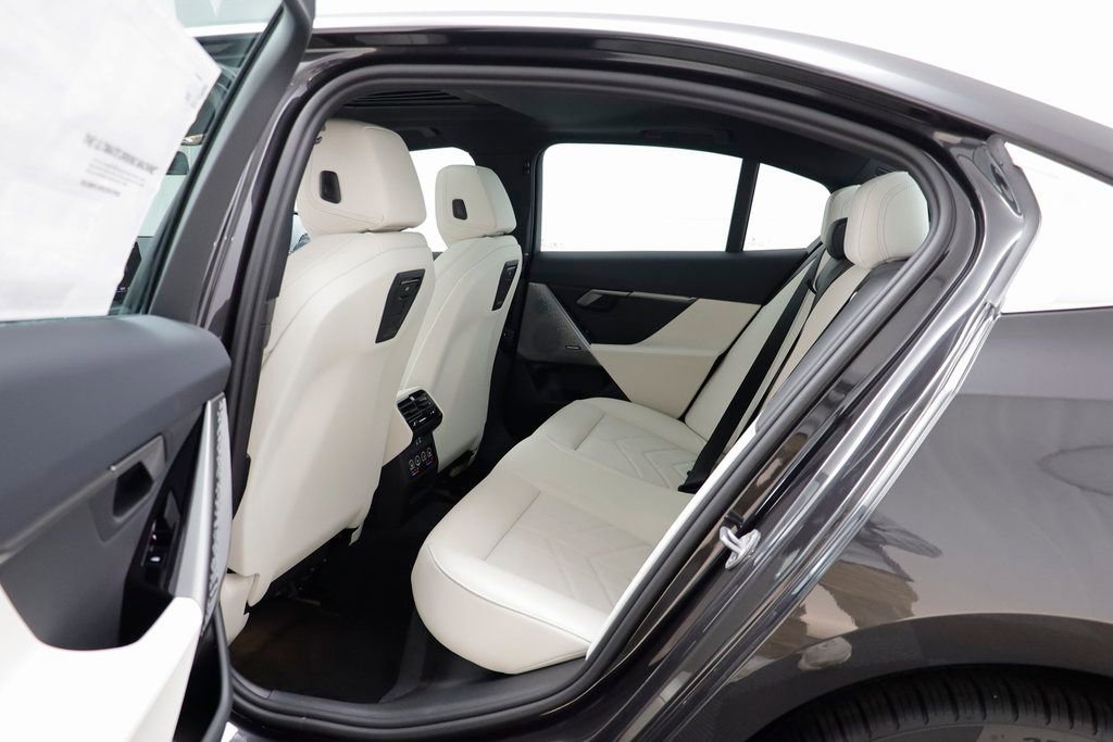 New 2026 BMW 530i xDrive w/ Premium Package image 14