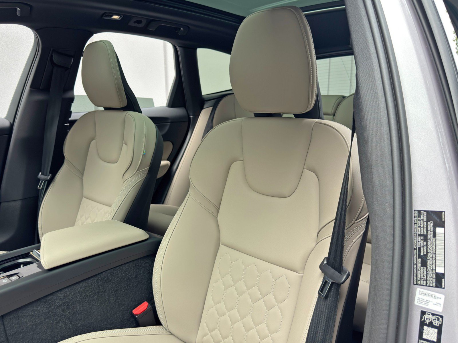 Used 2026 Volvo XC60 B5 Core w/ Climate Package AWD/4WD image 40
