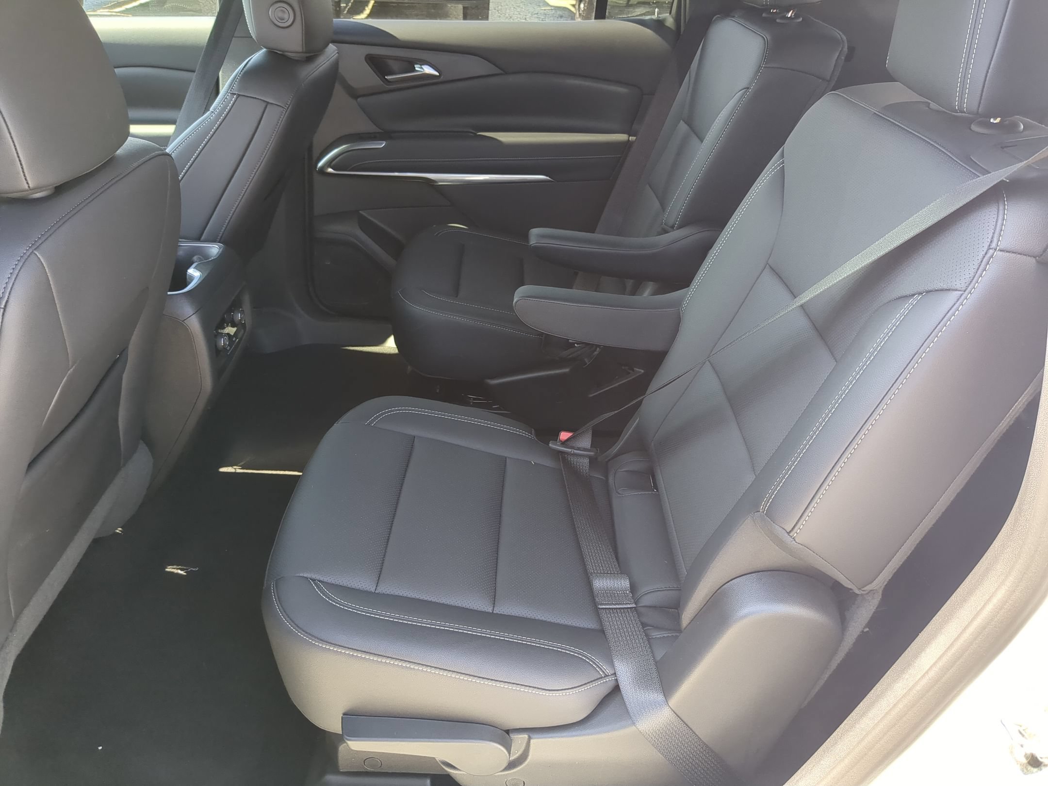 Used 2026 Chevrolet Traverse LT AWD/4WD image 30