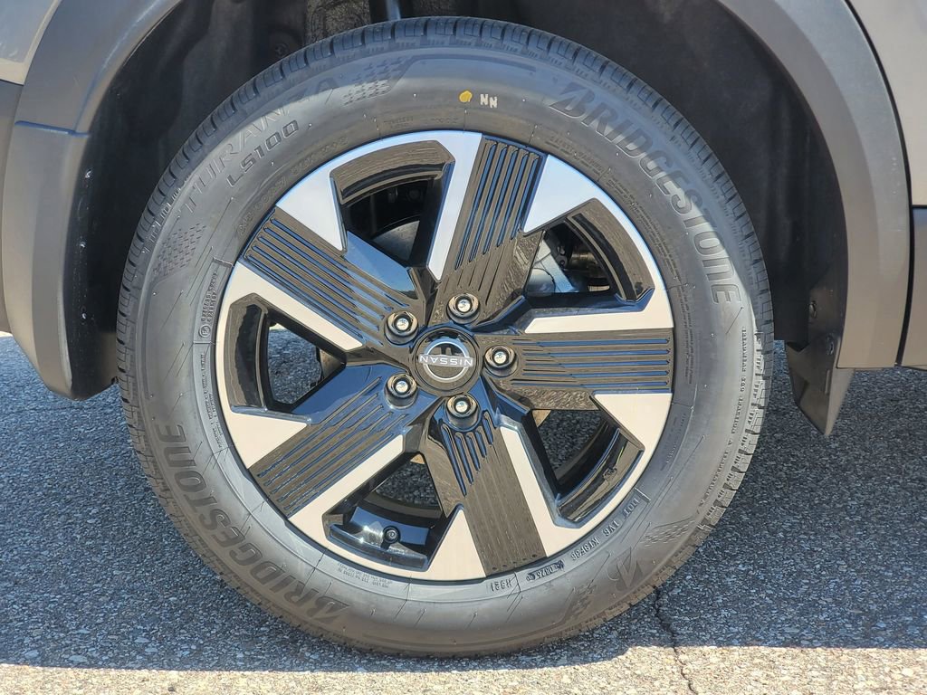 New 2026 Nissan Kicks SV AWD/4WD image 5