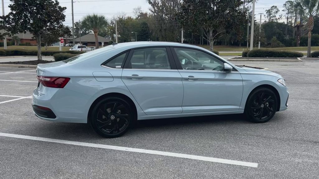 New 2026 Volkswagen Jetta SE image 9