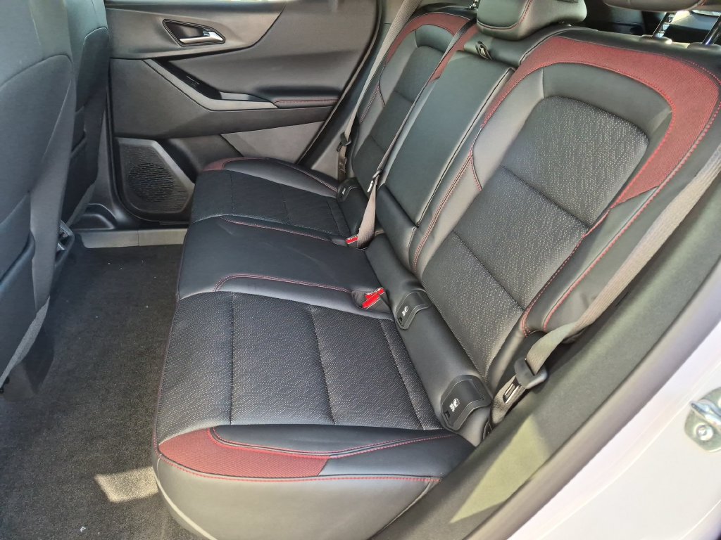 New 2027 Chevrolet Equinox RS w/ Convenience Package III AWD/4WD image 24