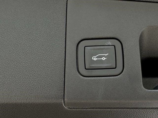 New 2026 Cadillac XT5 Sportv w/ LPO, Floor Liner Package AWD/4WD image 28