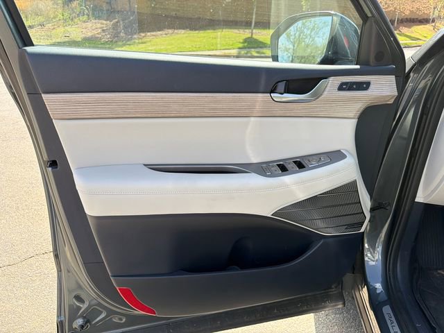 Used 2022 Hyundai Palisade Limited w/ Winter Package image 10