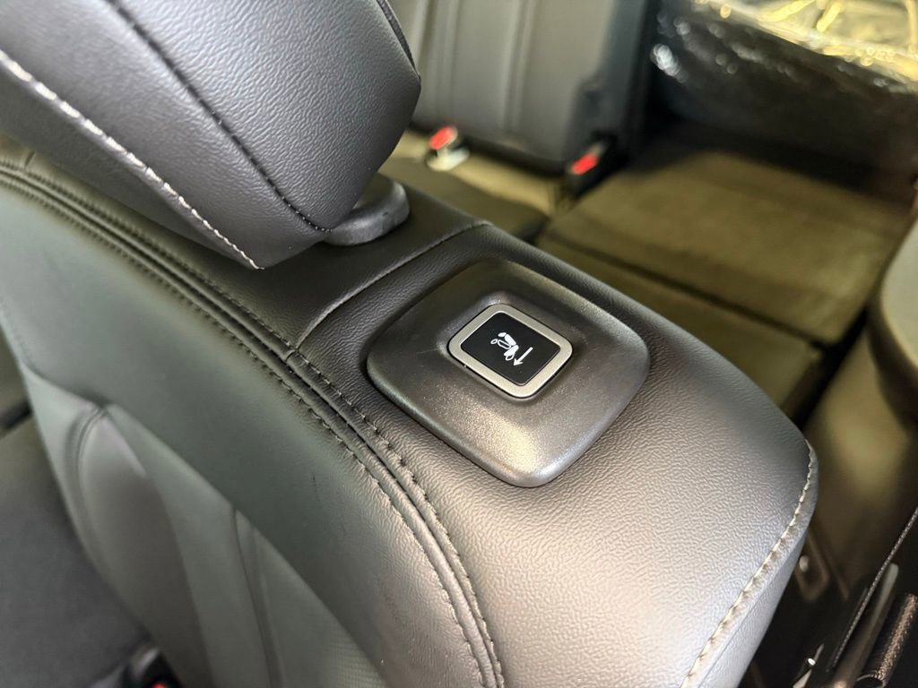 New 2026 Jeep Grand Wagoneer L 4WD w/ Premium Group I image 42