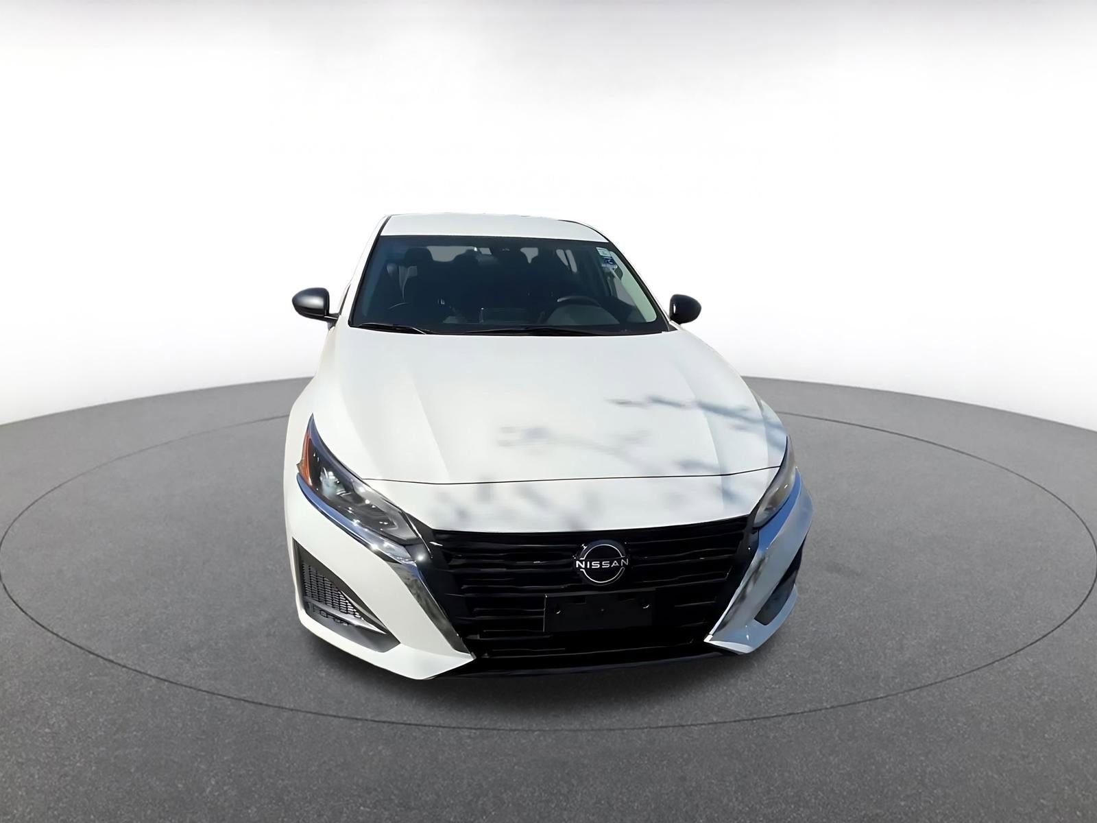 Used 2025 Nissan Altima 2.5 SV FWD image 4