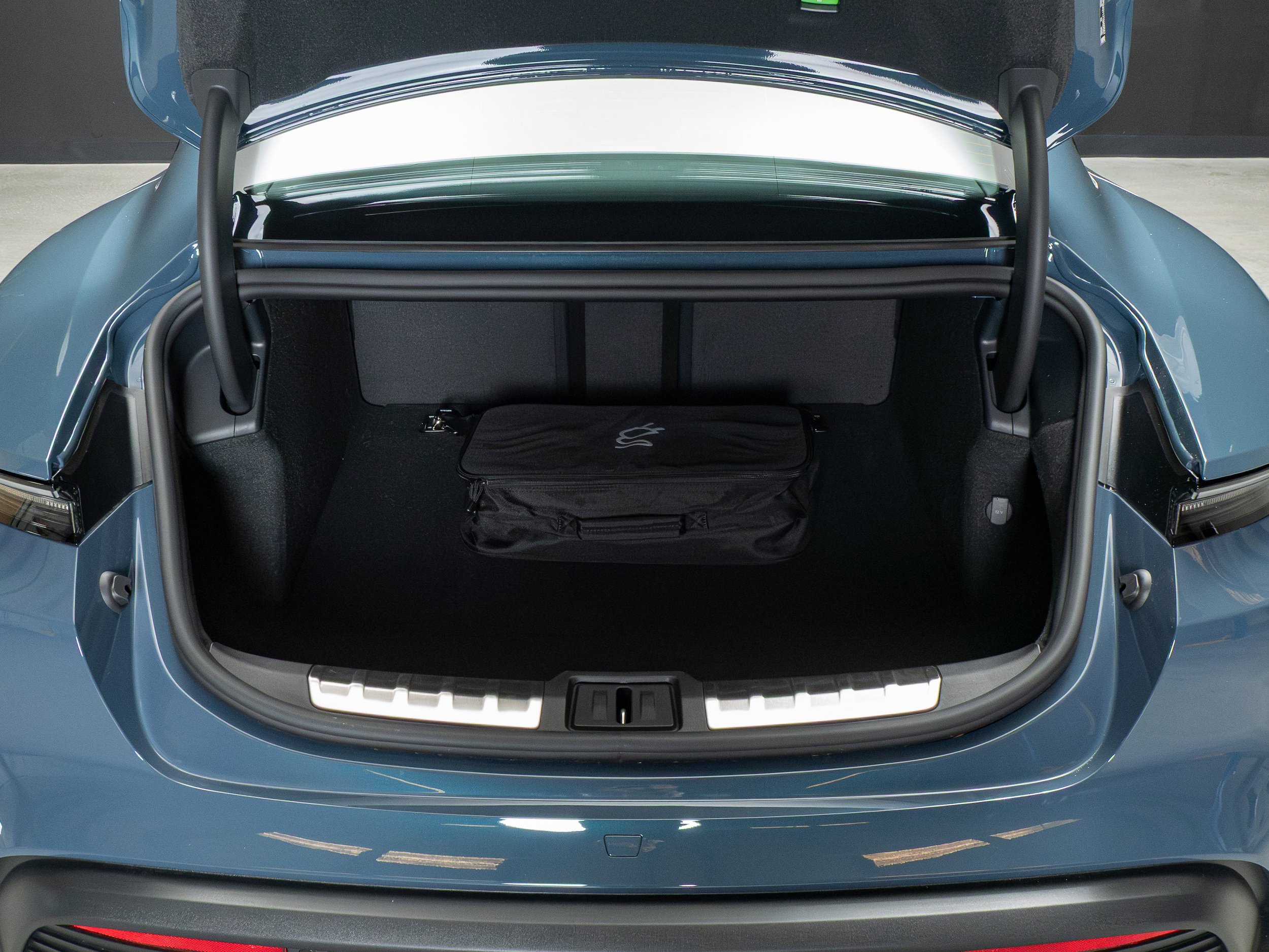 New 2026 Porsche Taycan RWD image 31