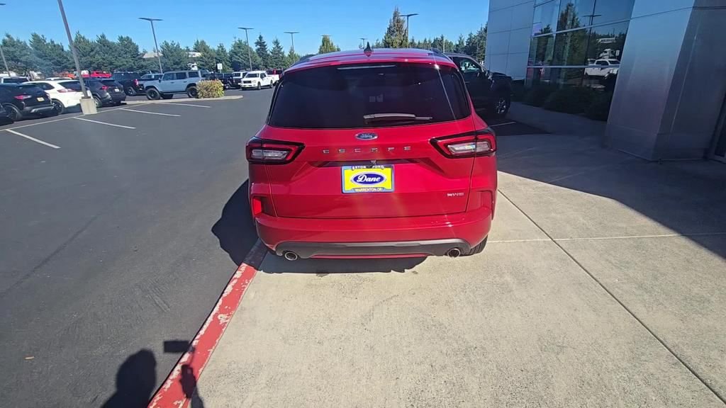 Used 2024 Ford Escape ST-Line AWD/4WD image 3