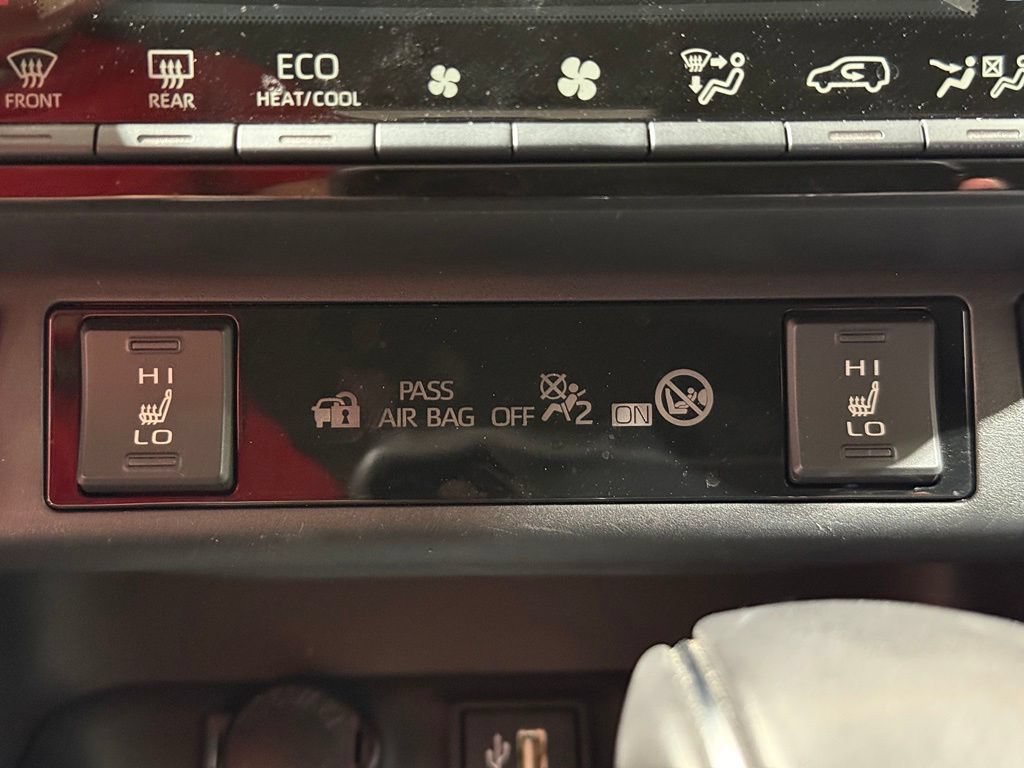Certified 2023 Toyota RAV4 XLE Premium AWD/4WD image 30