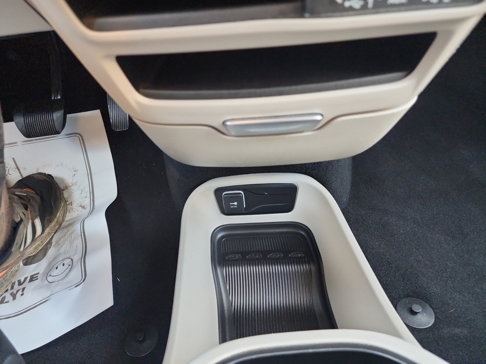 Used 2024 Chrysler Pacifica Touring-L FWD image 19