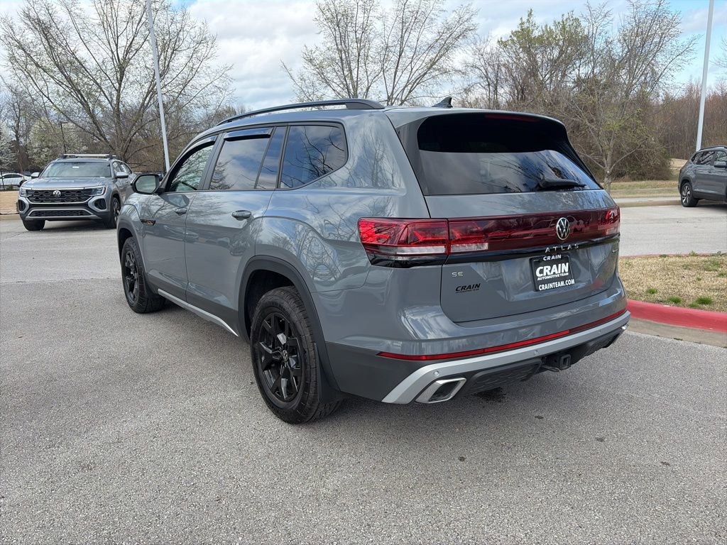 Used 2025 Volkswagen Atlas Peak Edition SE AWD/4WD image 5