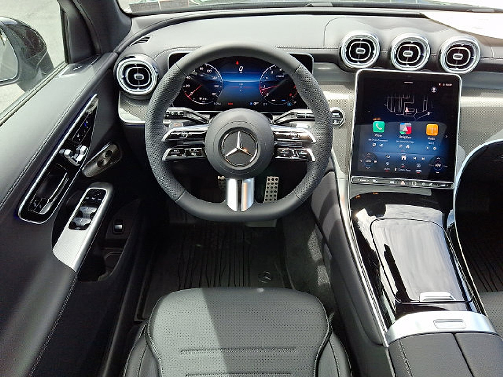Used 2026 Mercedes-Benz GLC 300 4MATIC image 9