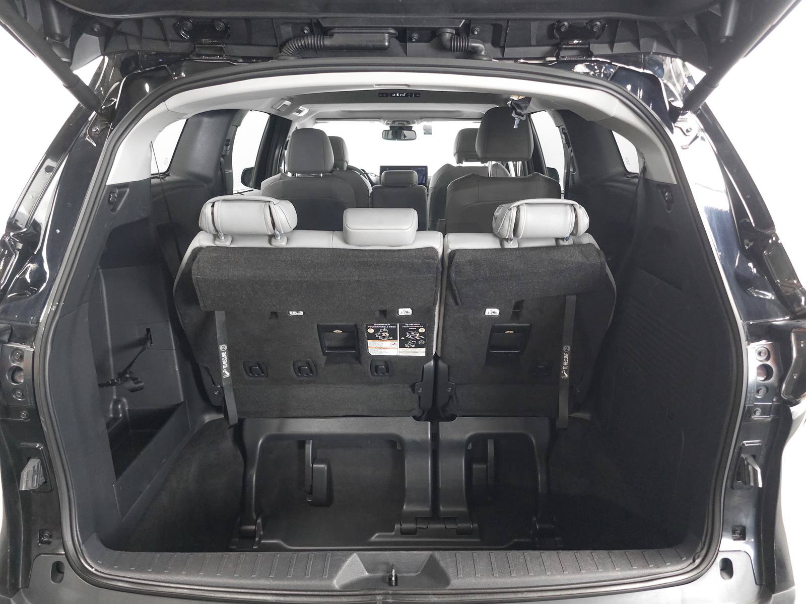 Certified 2026 Toyota Sienna XLE FWD image 12