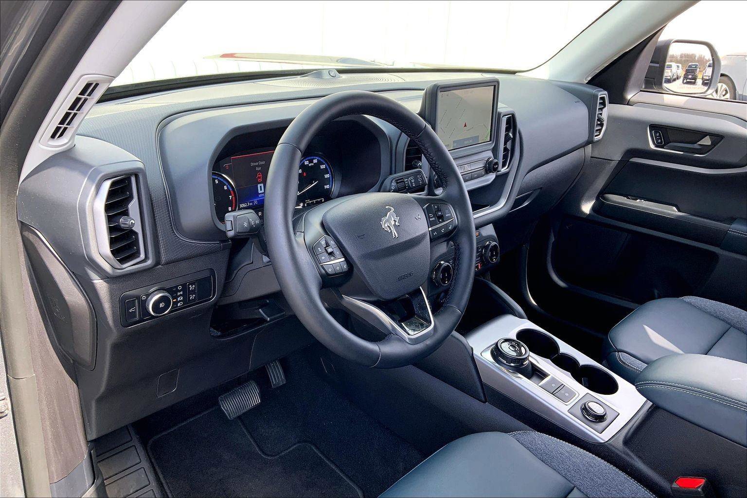 Used 2024 Ford Bronco Sport Outer Banks w/ Tech Package AWD/4WD image 13