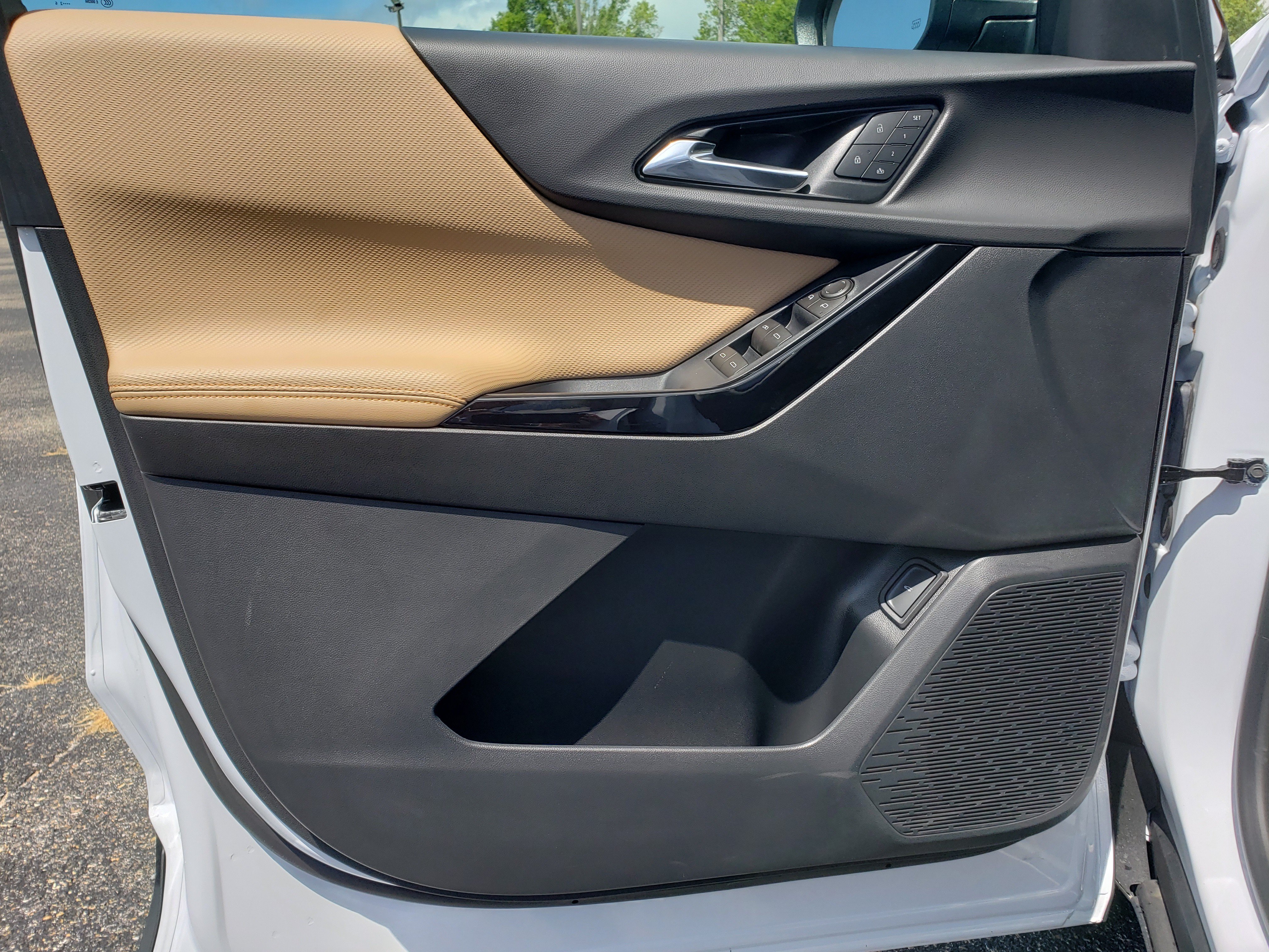 New 2026 Chevrolet Equinox ACTIV w/ Convenience Package III FWD image 13