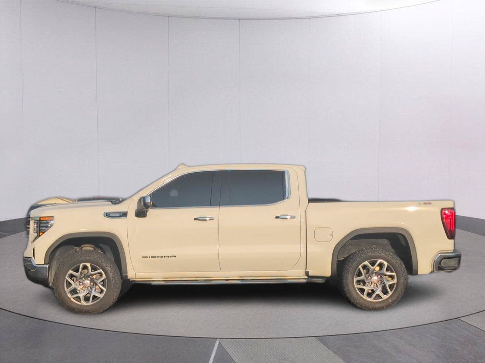 Used 2023 GMC Sierra 1500 SLT w/ SLT Premium Package AWD/4WD image 2