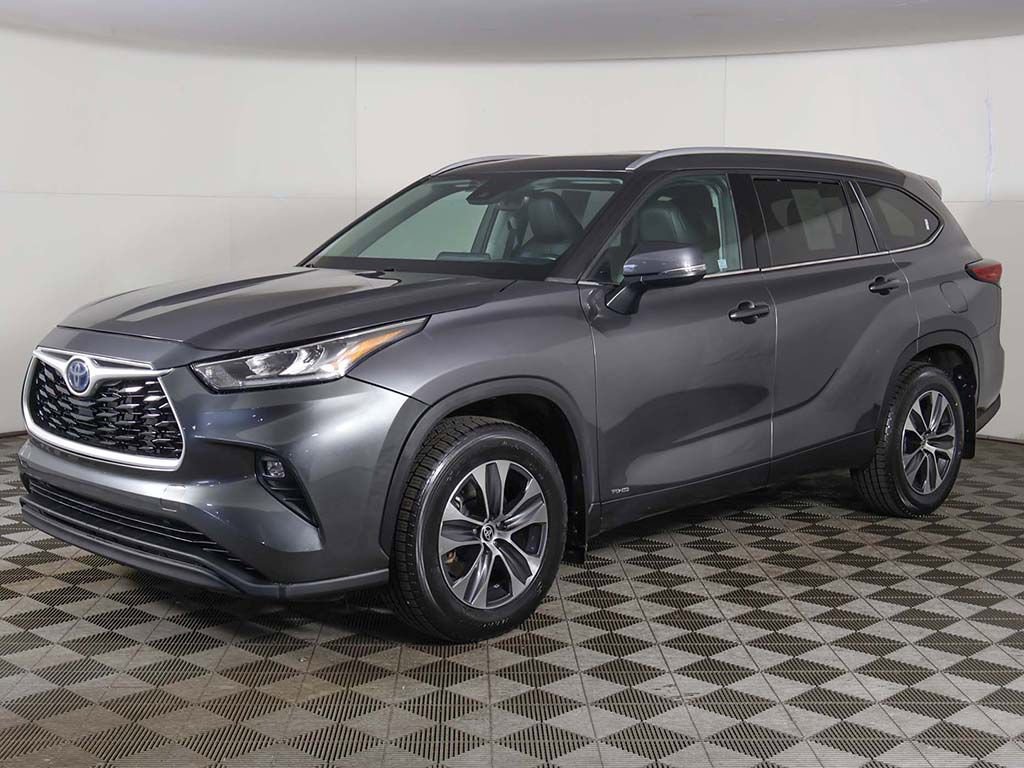 Used 2022 Toyota Highlander XLE image 9