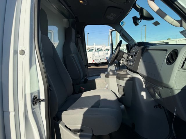New 2027 Ford E-450 and Econoline 450 Super Duty w/ Interior Upgrade Package image 15