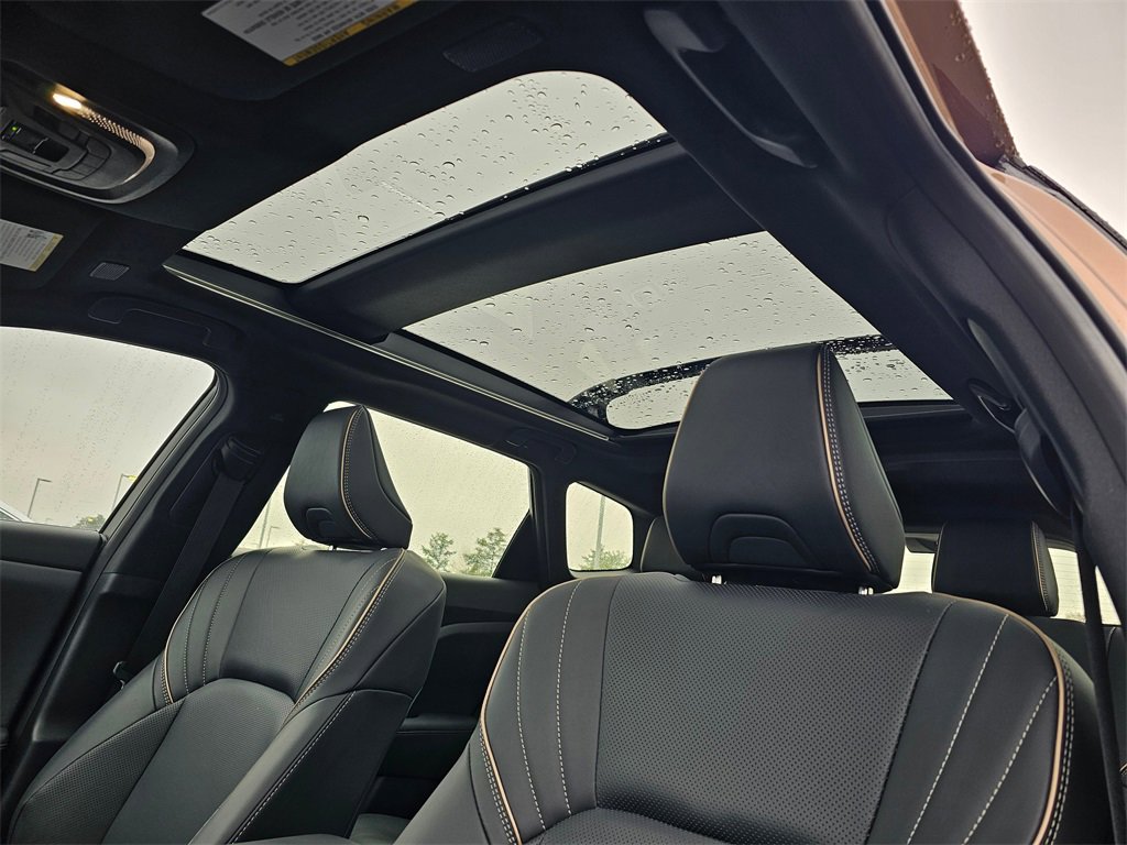 Used 2025 Toyota Crown Signia w/ Advanced Technology Package image 32