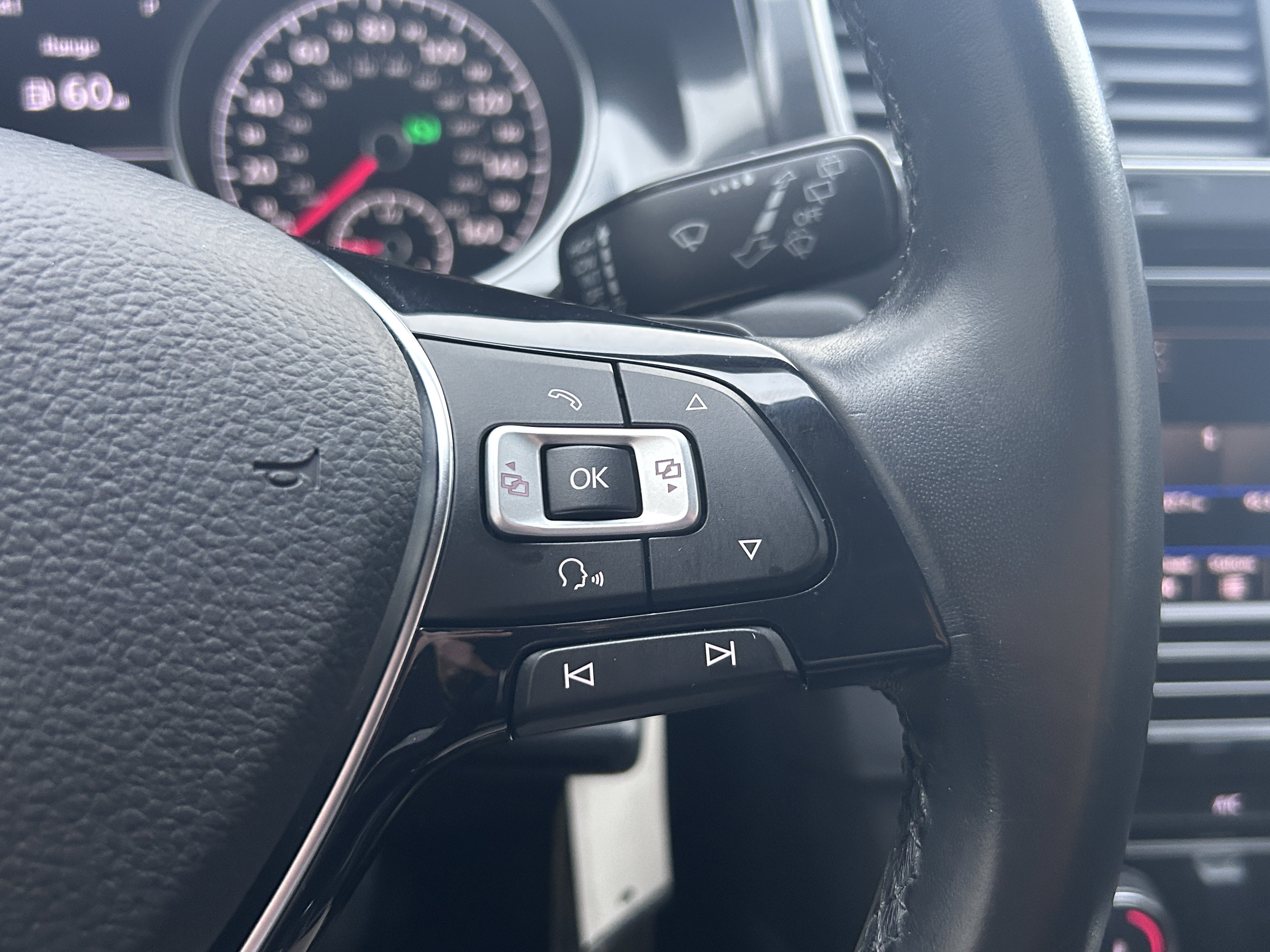 Used 2018 Volkswagen Golf S image 19
