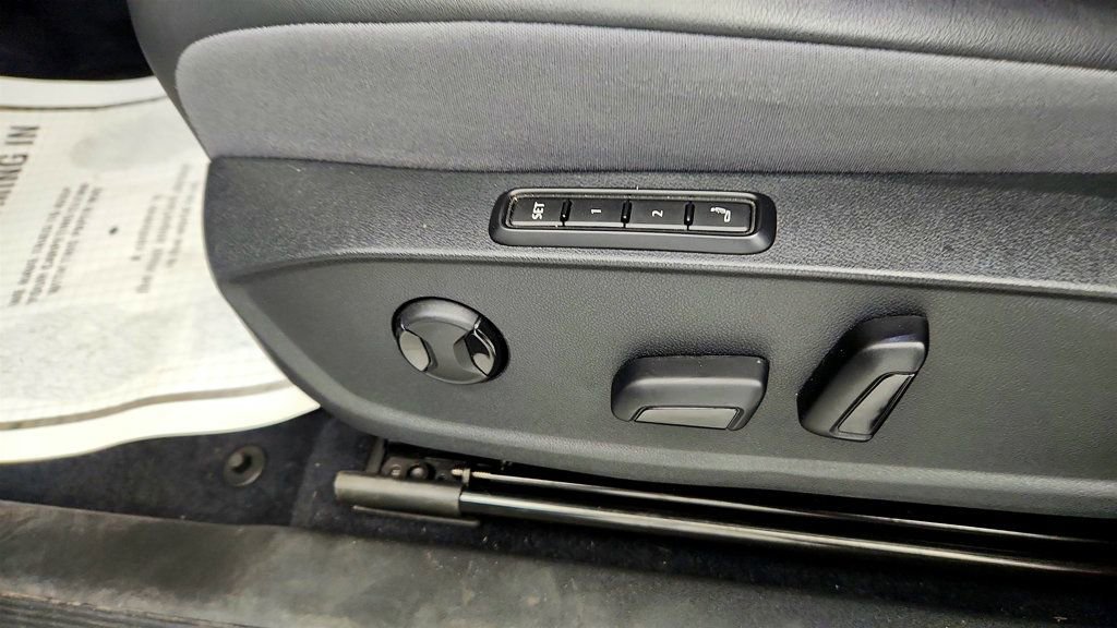 Used 2023 Volkswagen ID.4 Pro S AWD/4WD image 12