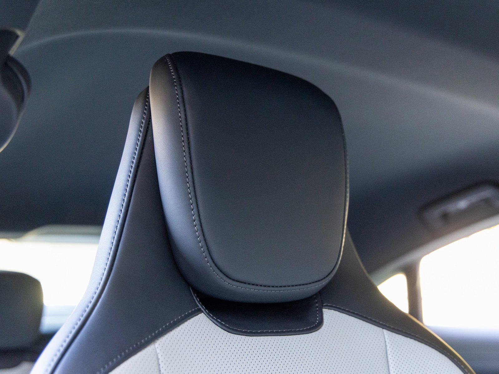 New 2025 Porsche Taycan image 58