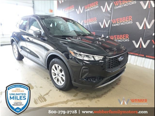 Used 2023 Ford Escape Active AWD/4WD image 2