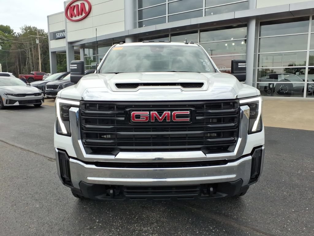 Used 2026 GMC Sierra 2500 Pro AWD/4WD image 2