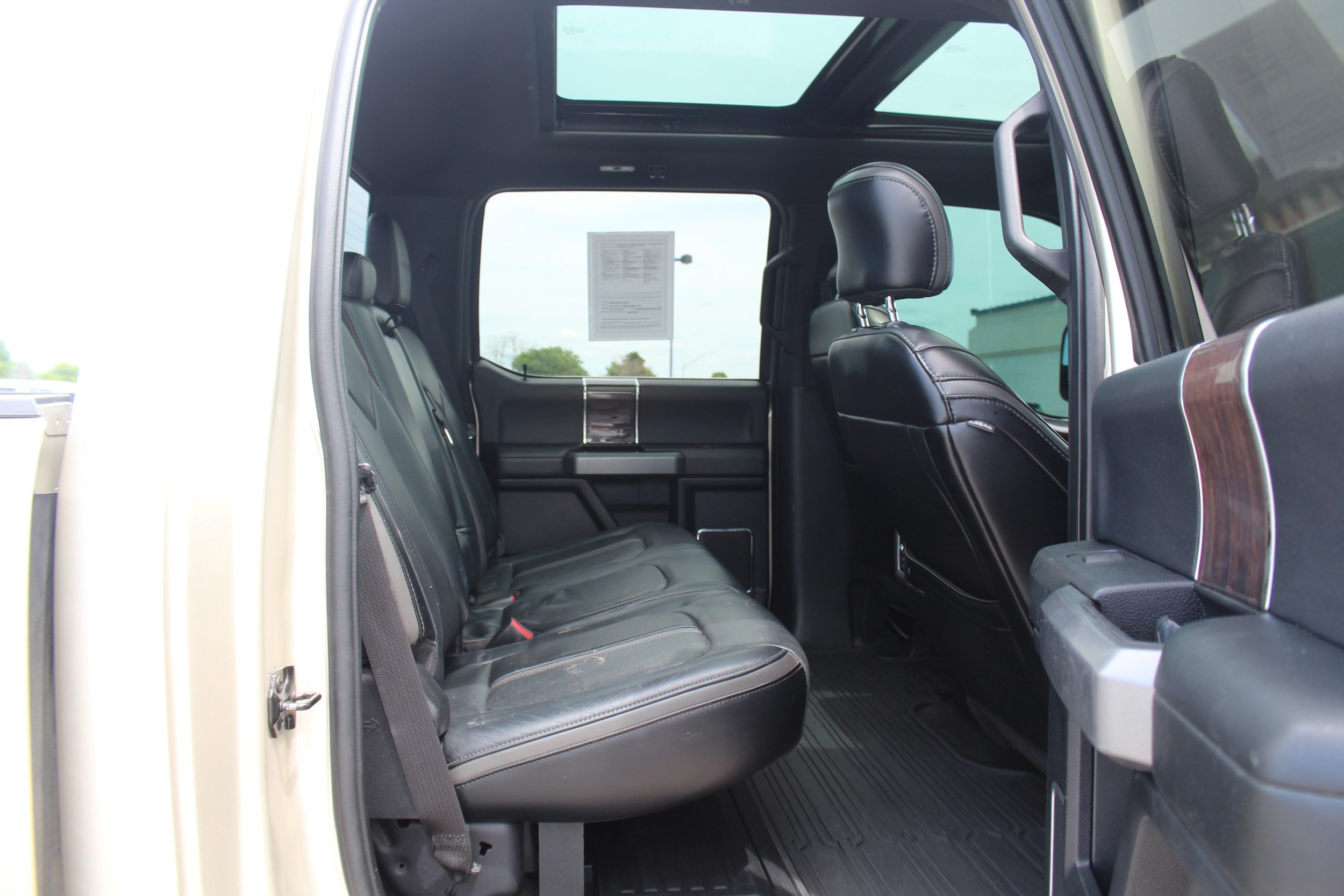 Used 2017 Ford F350 Platinum w/ Platinum Ultimate Package AWD/4WD image 17