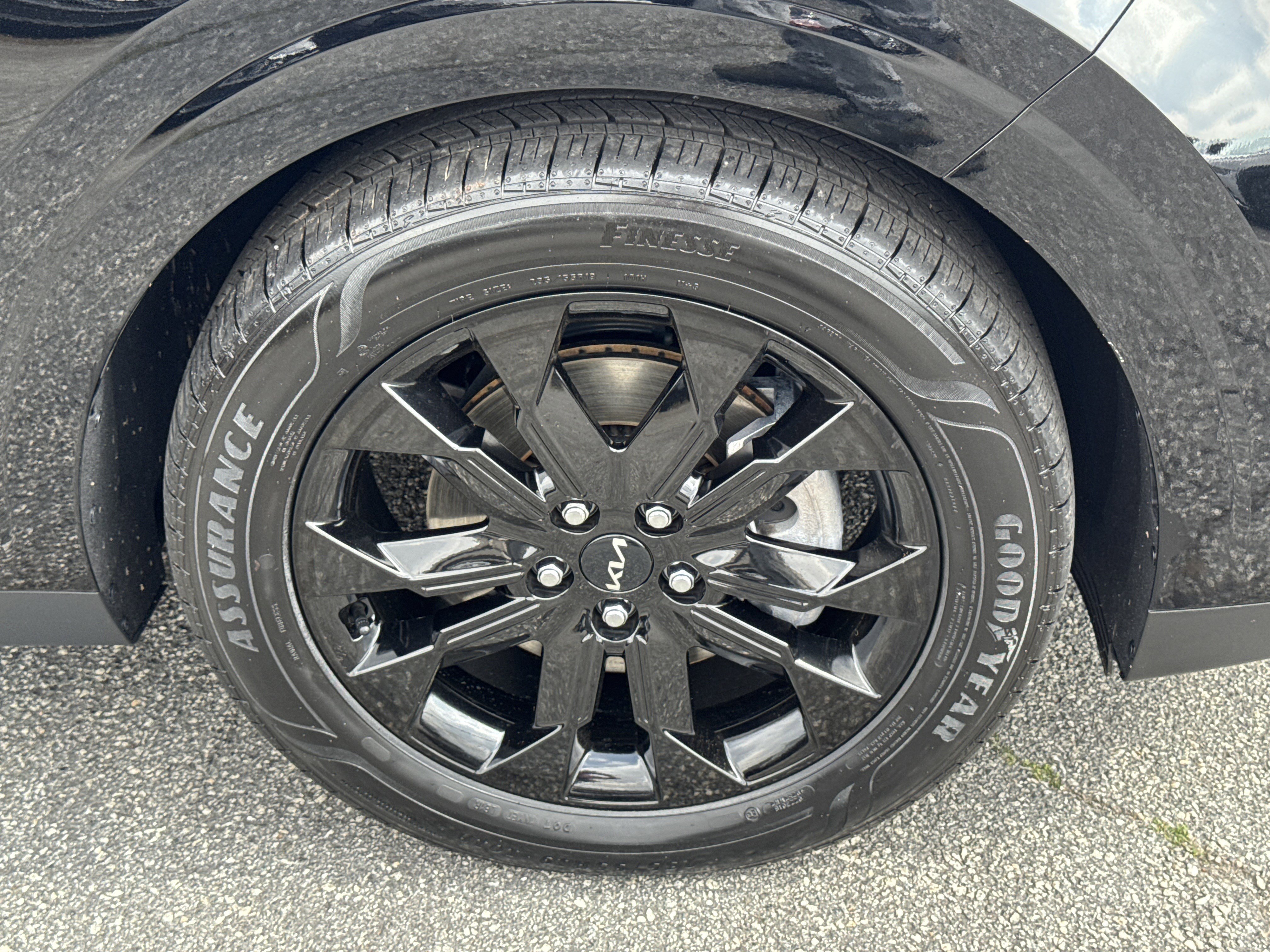 Certified 2024 Kia Carnival SX Prestige image 12