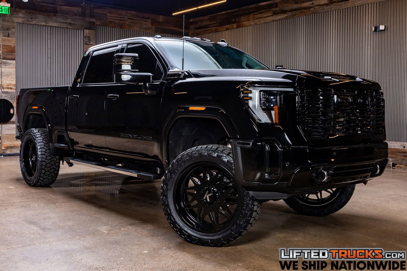 Used 2025 GMC Sierra 2500 Denali image 1