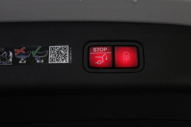 New 2025 Mercedes-Benz GLC 43 AMG 4MATIC image 9