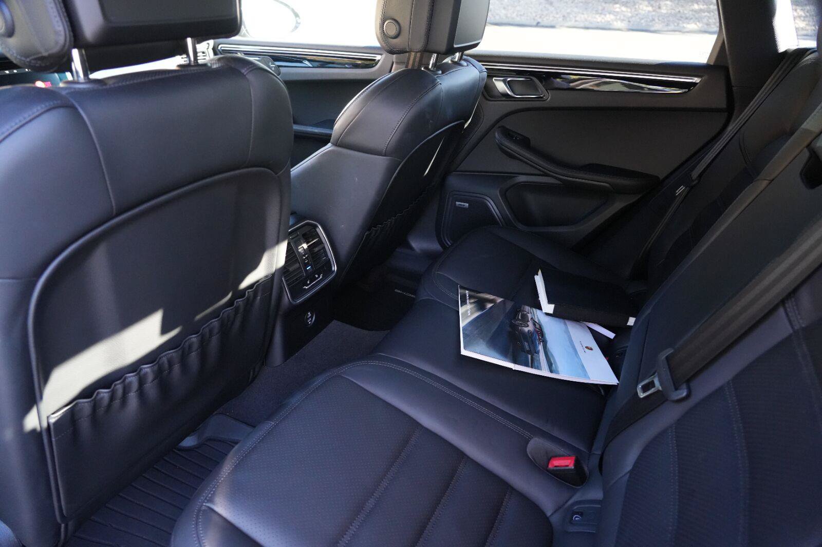 Used 2021 Porsche Macan AWD/4WD image 14