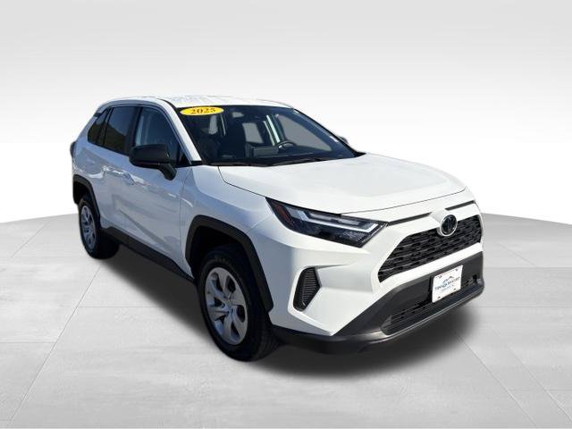 Used 2025 Toyota RAV4 LE AWD/4WD image 8