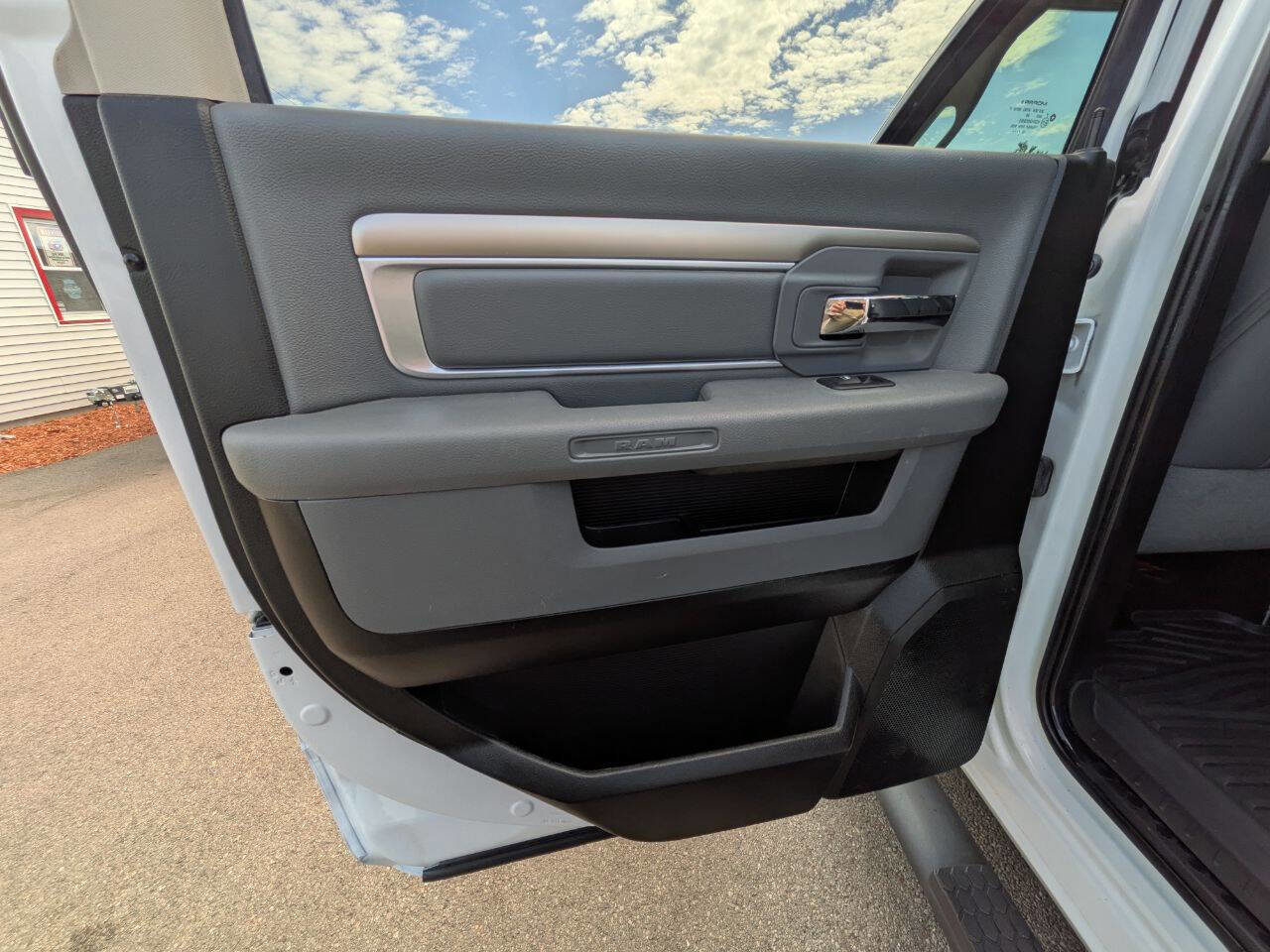 Used 2019 RAM 1500 Classic Warlock AWD/4WD image 25